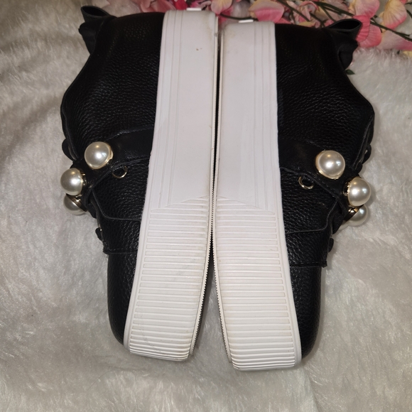 Karl Lagerfeld Black Sneakers with Pearl Embellishments - Picture 4 of 6